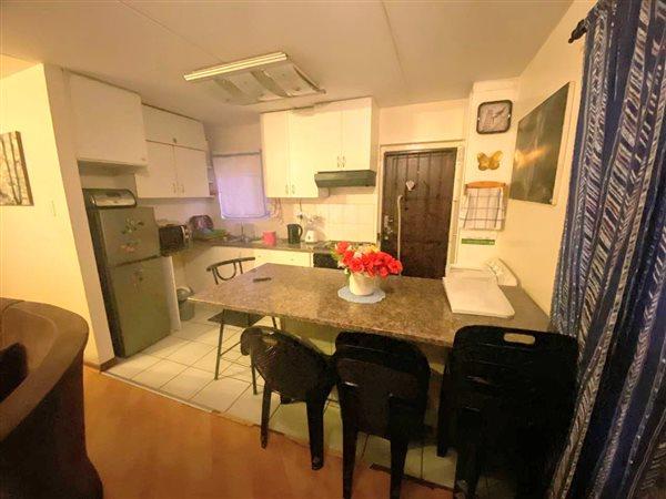 2 Bedroom Property for Sale in Maitland Western Cape